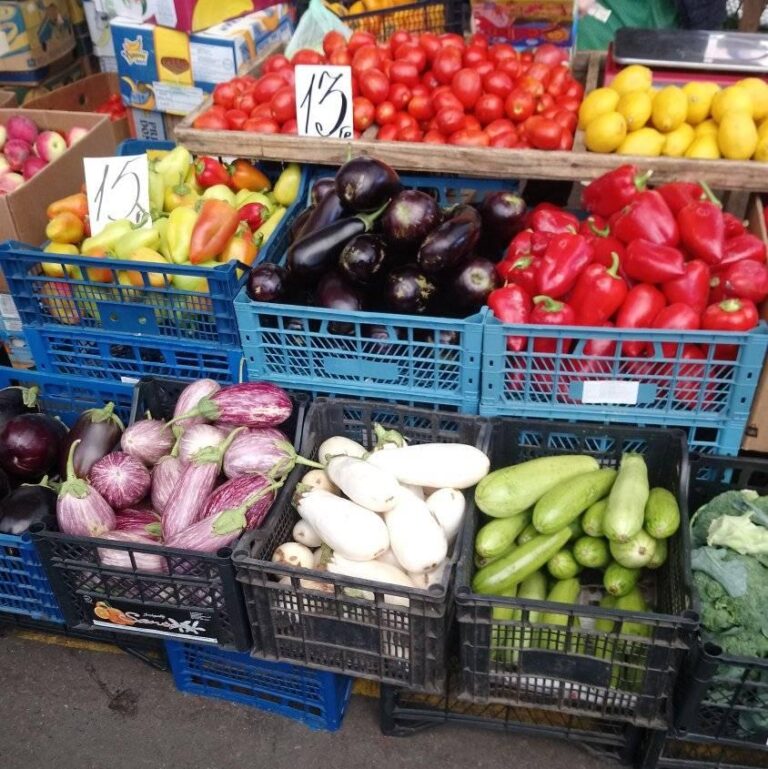 Осенний «Привоз»: рассказываем о ценах на овощи и фрукты