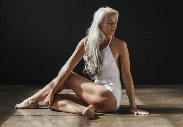 60-летняя модель снялась в рекламе купальников