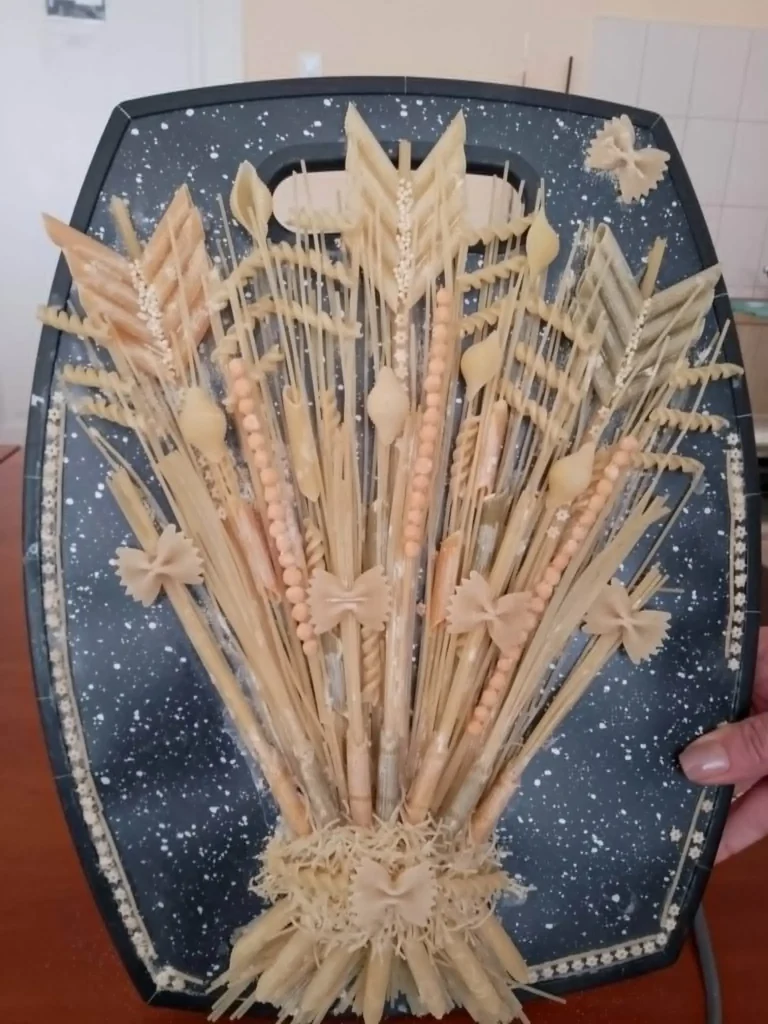 Вироби з макаронів