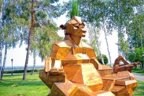 В Украине появилась скульптура Януковича