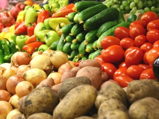 Тепличные овощи дешевеют, а борщевой набор дорожает