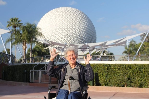 Онкологическое заболевание сделало 90-летнюю пенсионерку путешественницей (ФОТО)