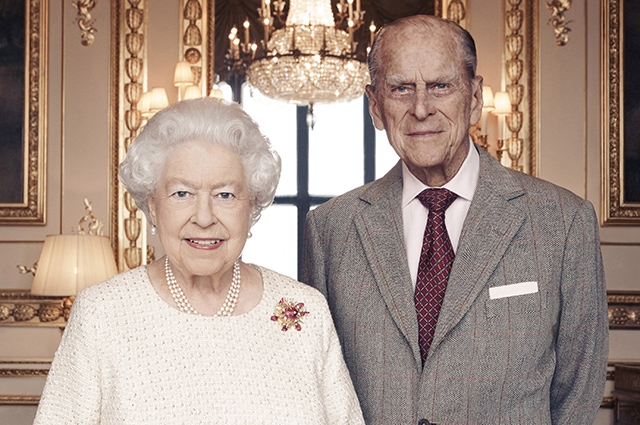 Королева Елизавета II и принц Филипп празднуют 70-ю годовщину брака (ФОТО)