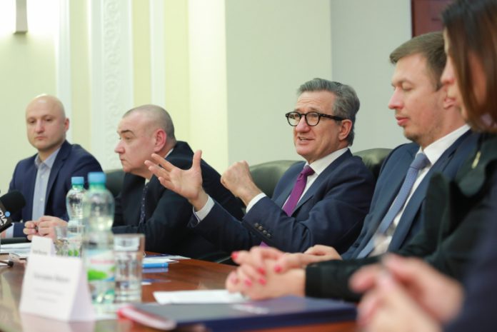 Сергей Тарута представил лидеров ПП «Основа» в Одессе и регионе: Какой может быть Украина к 2030 году?