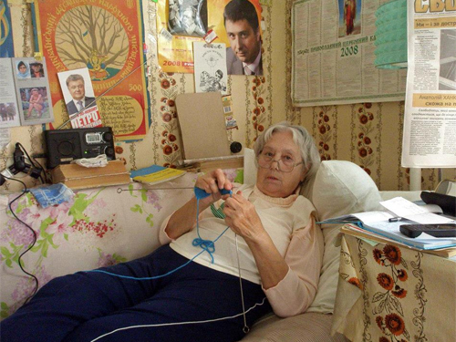 Как 81-летняя женщина из Запорожья помогает военным