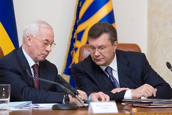 Азаров получал пенсию выше, чем Янукович