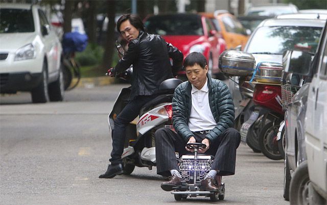 Пожилой китаец собрал портативный автомобиль (ФОТО)