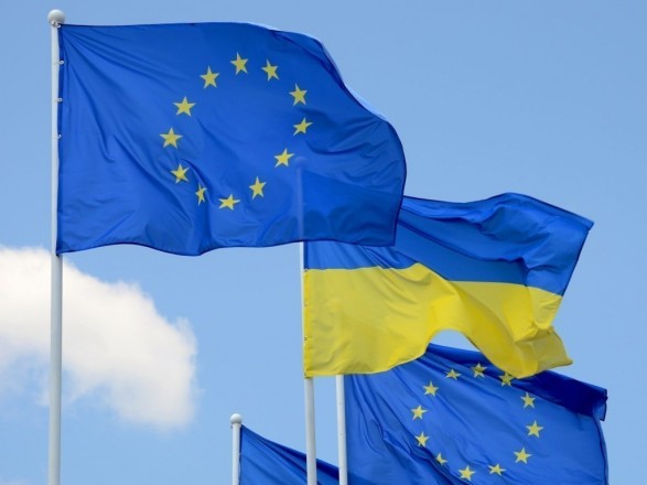 Украина официально стала кандидатом в члены ЕС