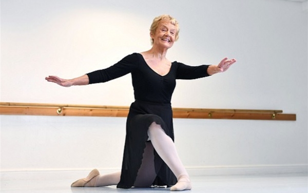 Жительница Англии стала балериной в 80-летнем возрасте
