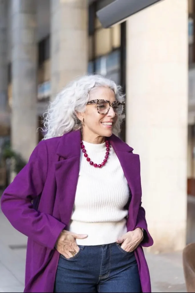 Жінка у жакеті