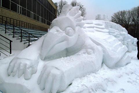 В Киеве соорудили самую большую снежную композицию