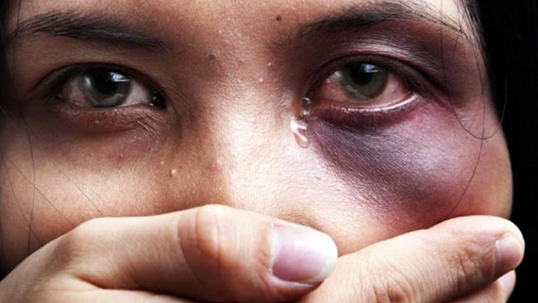 По вопросам домашнего насилия можно обращаться в колл-центр