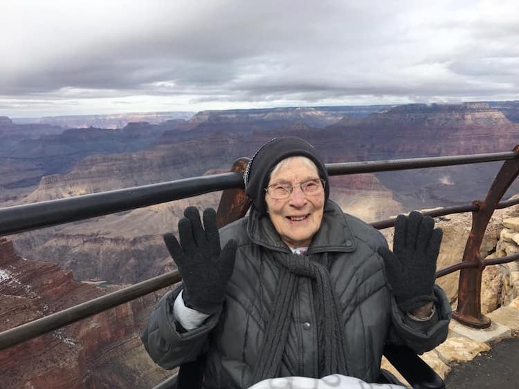 Женщина в 103 года стала самым пожилым сотрудником Гранд-Каньона