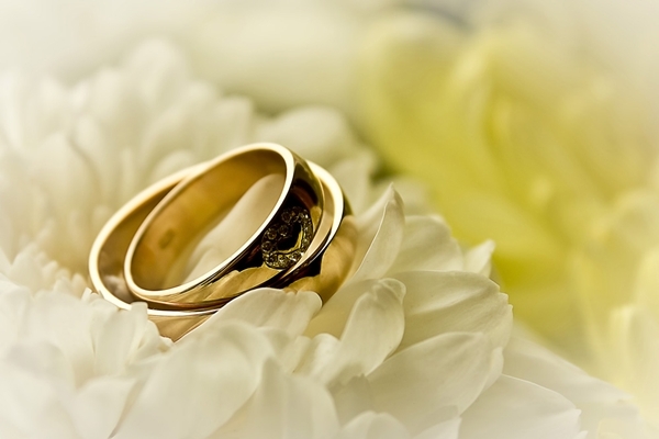 71-летнюю невесту не пустили замуж за 21-летнего жениха