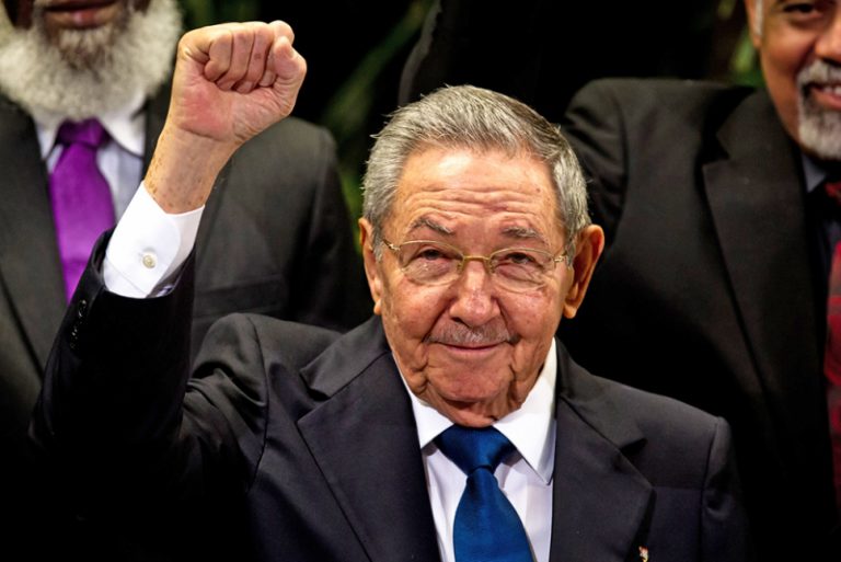 Президентом Кубы снова стал Кастро