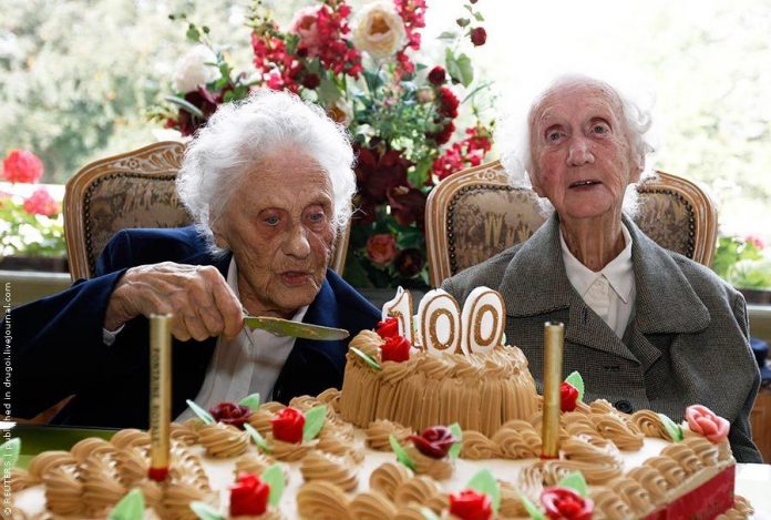 столетние пенсионеры и добавки к пенсии