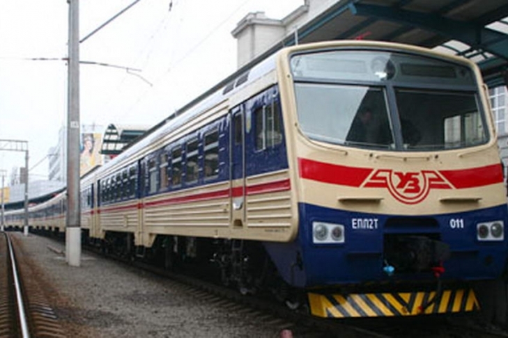 «Укрзалізниця» назначила семь дополнительных поездов на майские праздники
