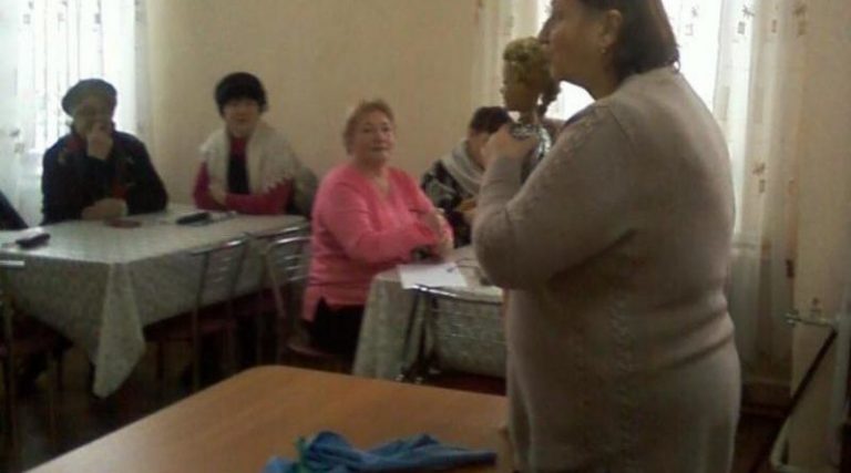 В Белгород-Днестровском пожилые студенты учат английский и швейное мастерство
