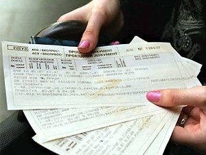 Перед поездкой «Укрзалізниця» советует проверять билеты