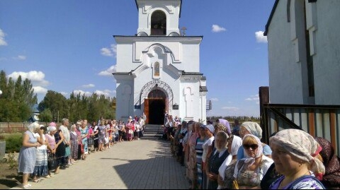 Православные на Донбассе проводят крестный ход в честь 1000-летия преставления князя Владимира