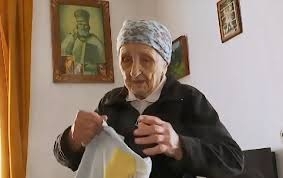 93-летняя жительница Львовщины исполняет шпагат (ФОТО)