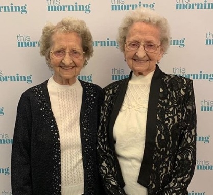 95-летние долгожительницы-близнецы рассказали, в чем секрет их долголетия (ФОТО)