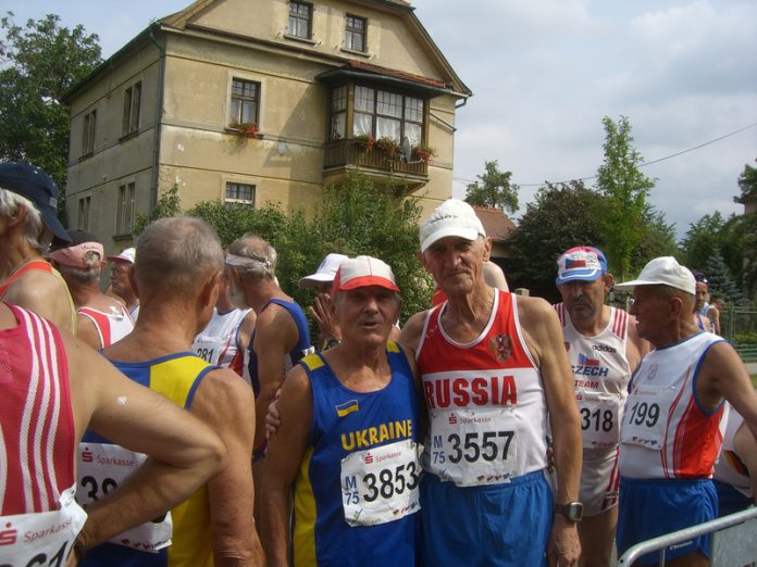 100 км в неделю: 80-летний пенсионер поделился секретами долголетия