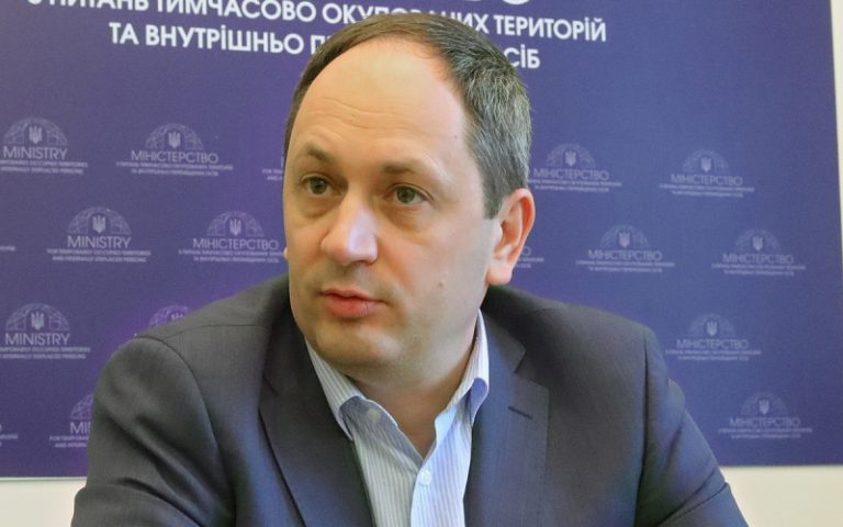 Выплачивать пенсии жителям оккупированного Донбасса невозможно, — министр