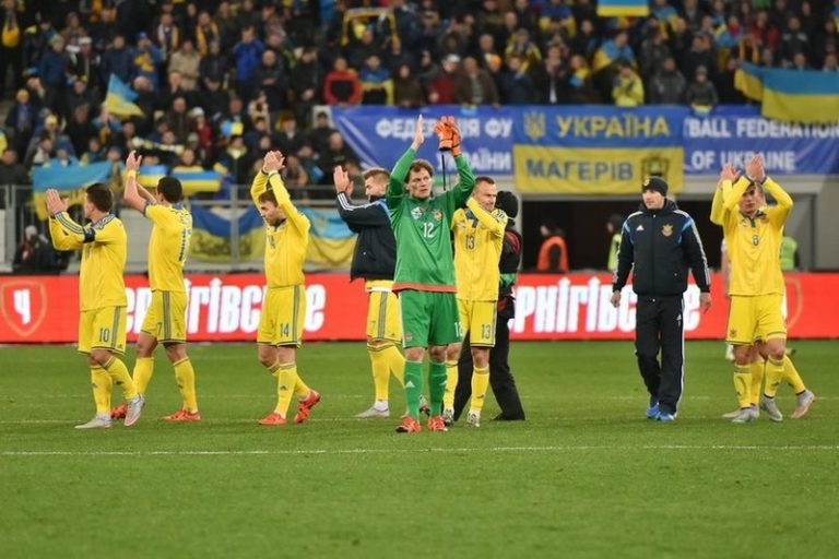 Украинская сборная сняла «проклятье» и едет на ЕВРО-2016