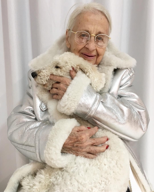 Австрийская пенсионерка в 95 лет стала звездой интернета