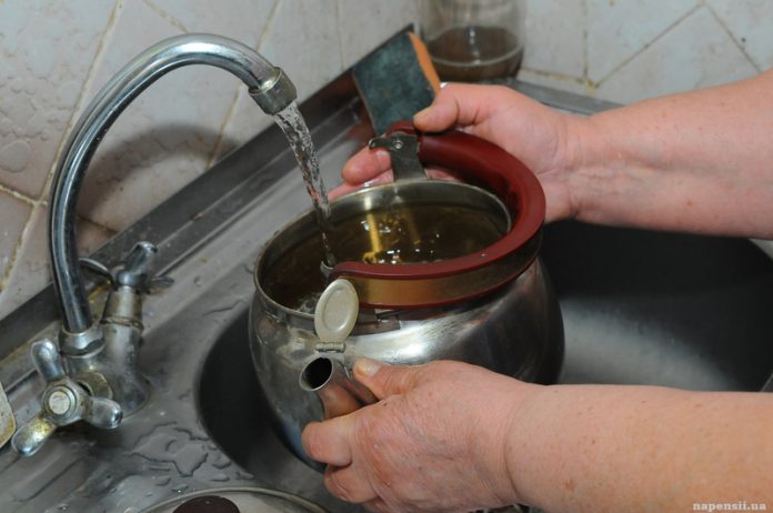 Безопасна ли в Украине вода из-под крана?