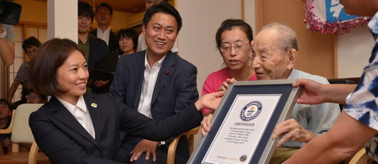 Самый пожилой мужчина планеты официально признан Книгой рекордов Гиннеса (ФОТО)