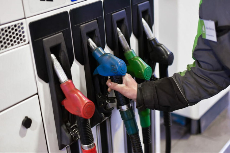 Верховная Рада вернула акцизы на топливо: куда пойдут деньги