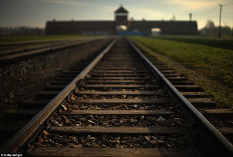 Узники Освенцима вспомнили ужасы нацистского лагеря (ФОТО)