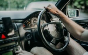 Автомобиль и водитель