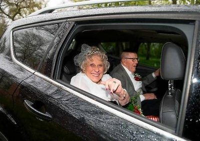 79-летняя девственница выходит замуж за человека, которого любила всю жизнь