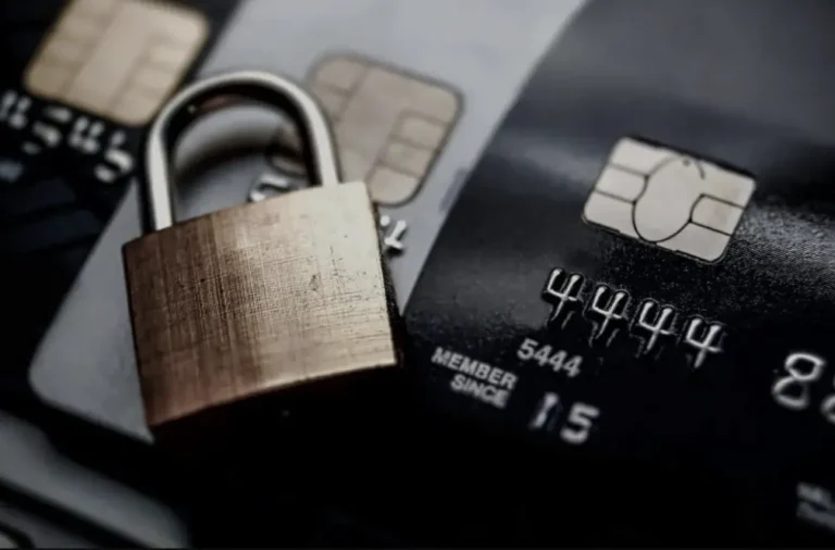 блокування карток