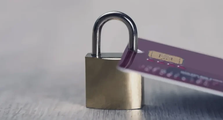 блокування карток