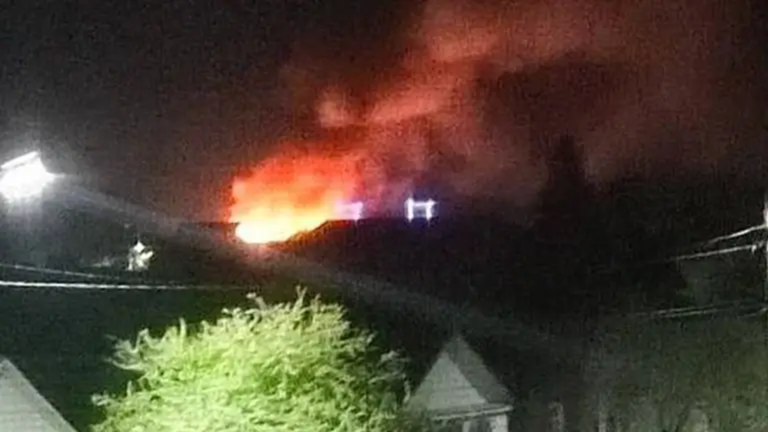 У Брянську (РФ) невідомі безпілотні літальні апарати (БпЛА) атакували завод "Кремній ЕЛ"