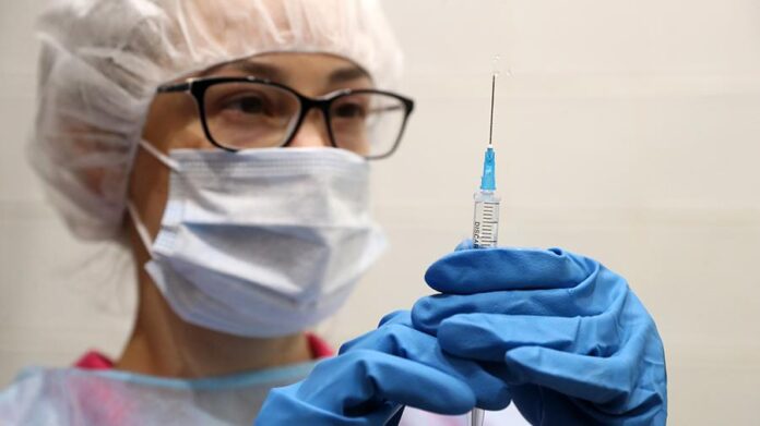 Бустерная доза вакцины введена в Украине