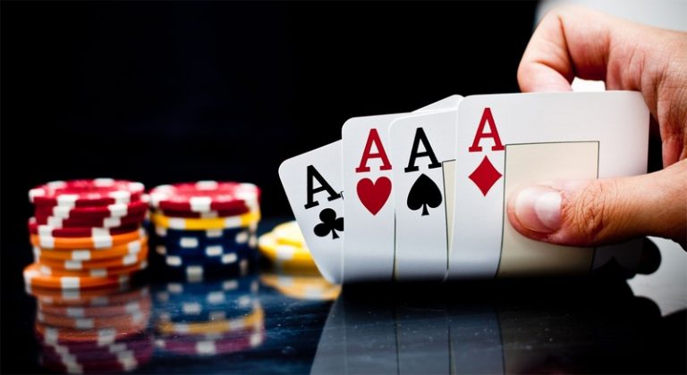 Винницкие пенсионеры играют в покер и учат английский язык
