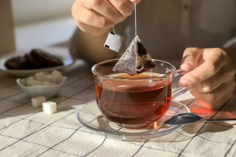 Чай у чашці