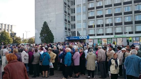 Тысячи черниговских пенсионеров надеются на подачку от мэра (ФОТО, ВИДЕО)