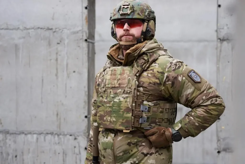 Чоловік у військовій формі