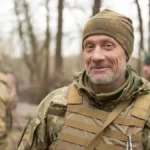 Чоловік у військовій формі