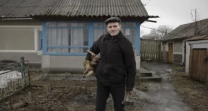 Мужчина с дровами