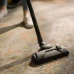 пилососят ковер