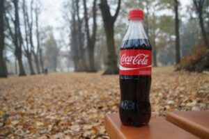 газований напій Coca Cola