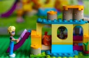 набори LEGO варто розділяти за серіями, віком і розміром деталей