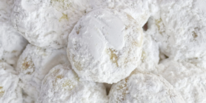 Горіхове печиво з цукровою пудрою